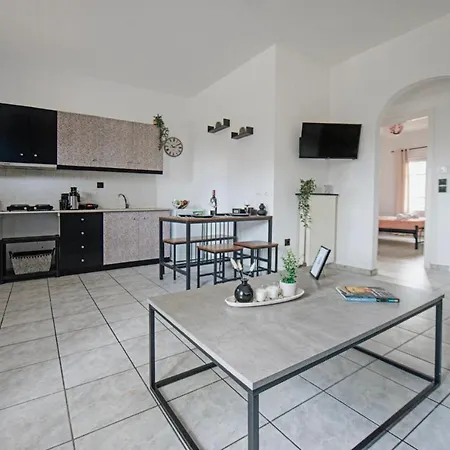 Icarus Near The Beach, By Ionian Luxury Apartment *